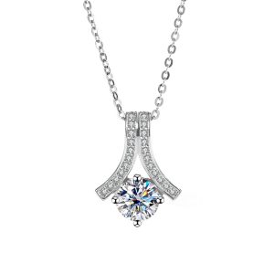 S925 sterling silver platinum plated moissanite necklace